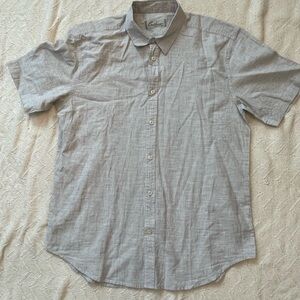 Gray Casual Button Down Shirt with Short Sleeves and Relaxed Fit